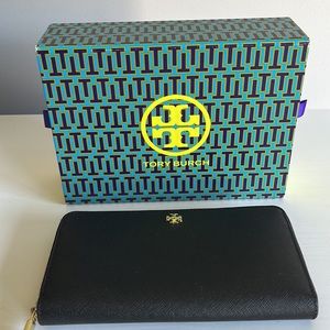 Tory Burch Zipper Wallet